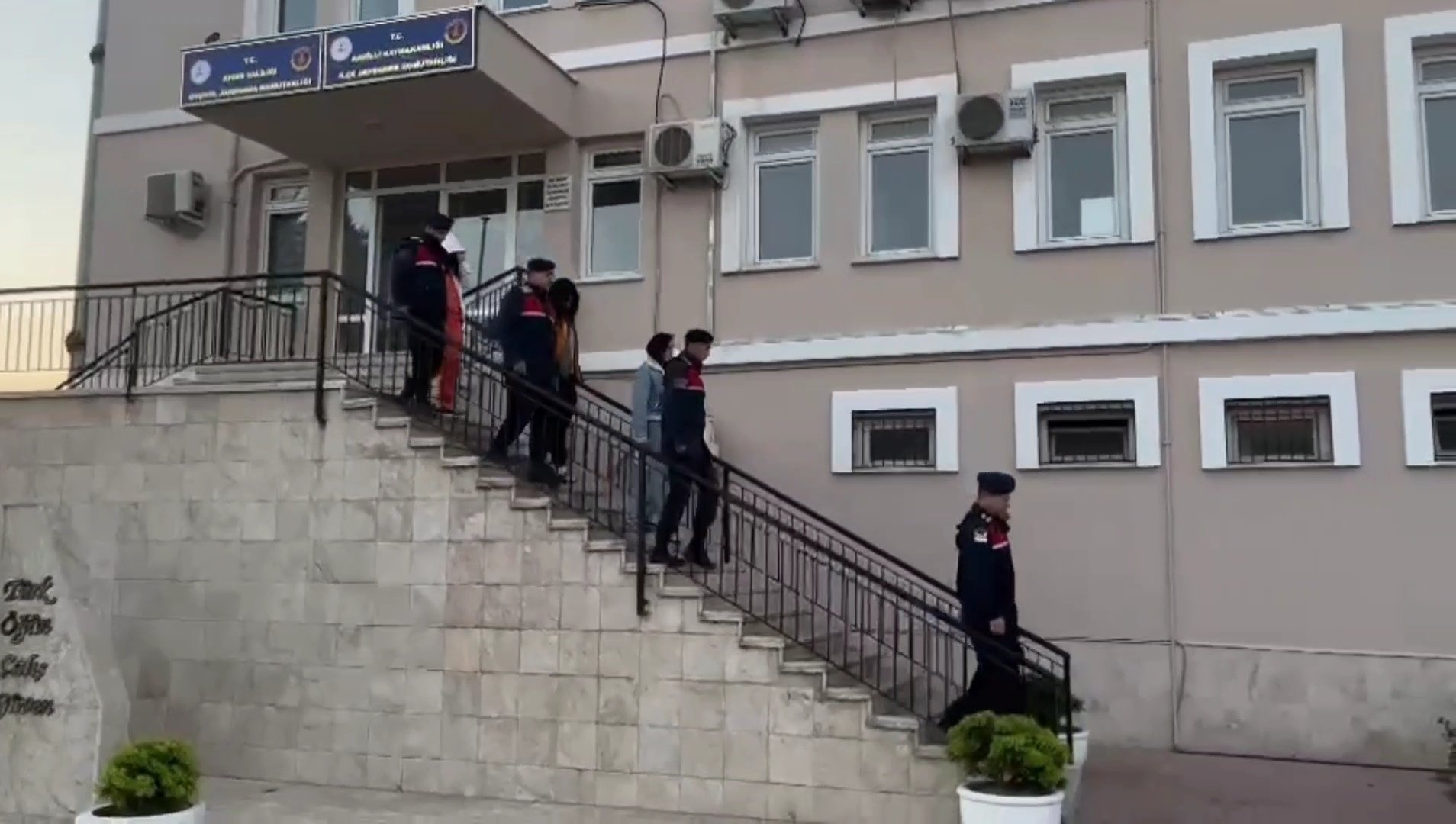 Jandarmadan kaçak kadın işçi çalıştıran işletmeye ceza