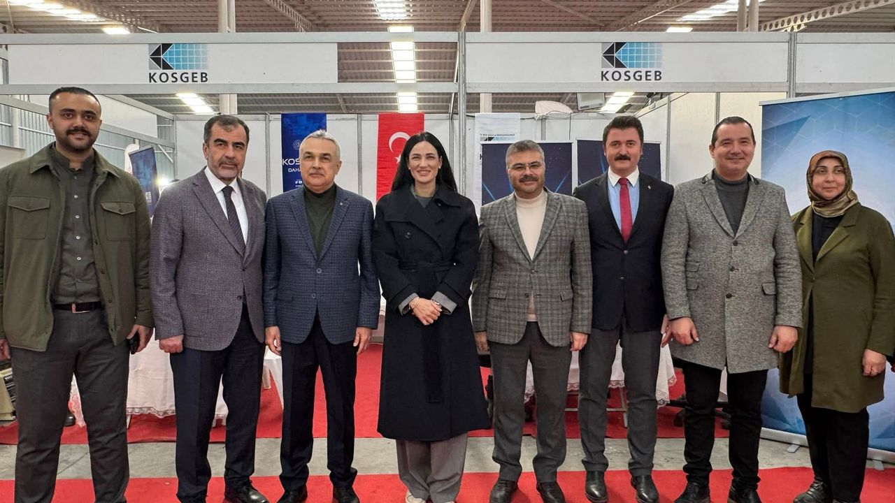 Aydın AK Parti heyeti  Tarım Fuarını gezdi