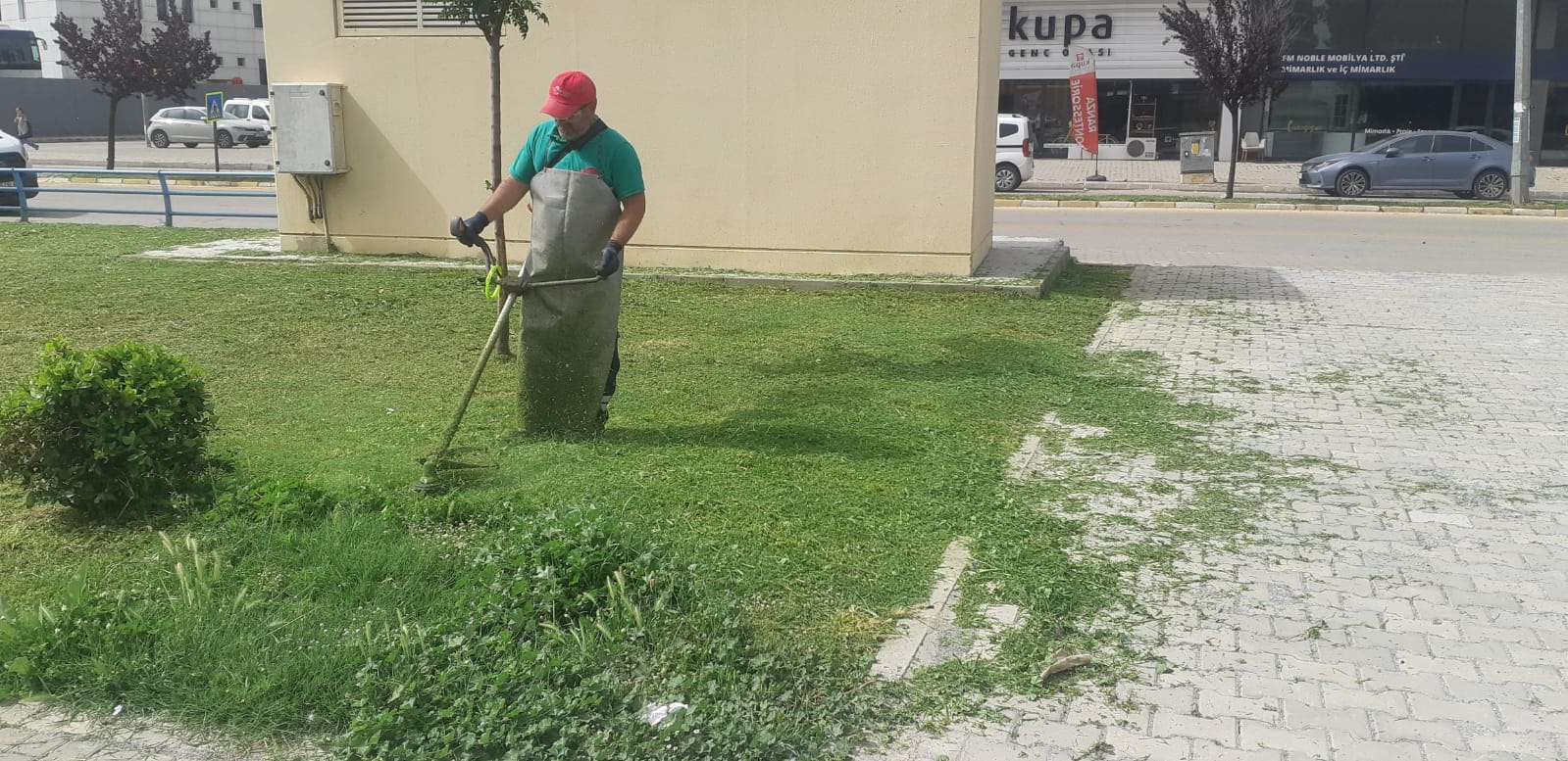 Efeler’in yeşil alanları Başkan Yetişkin’le daha konforlu  