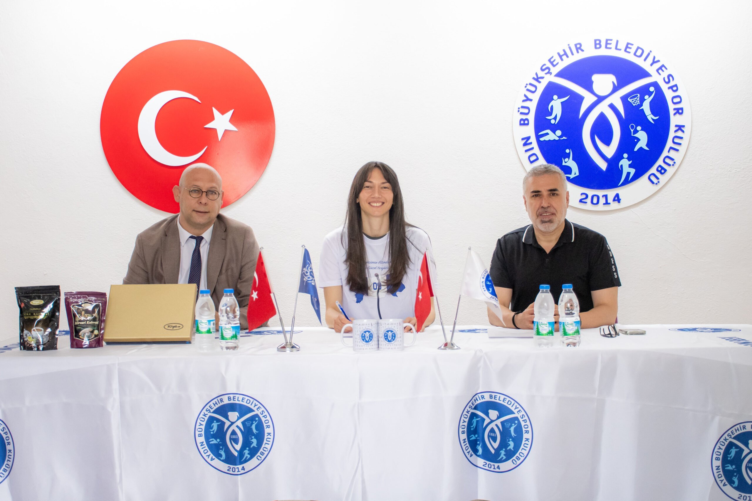 Aydın Büyükşehir Belediyespor, kaptan Fatma Şekerci ile yola devam ediyor