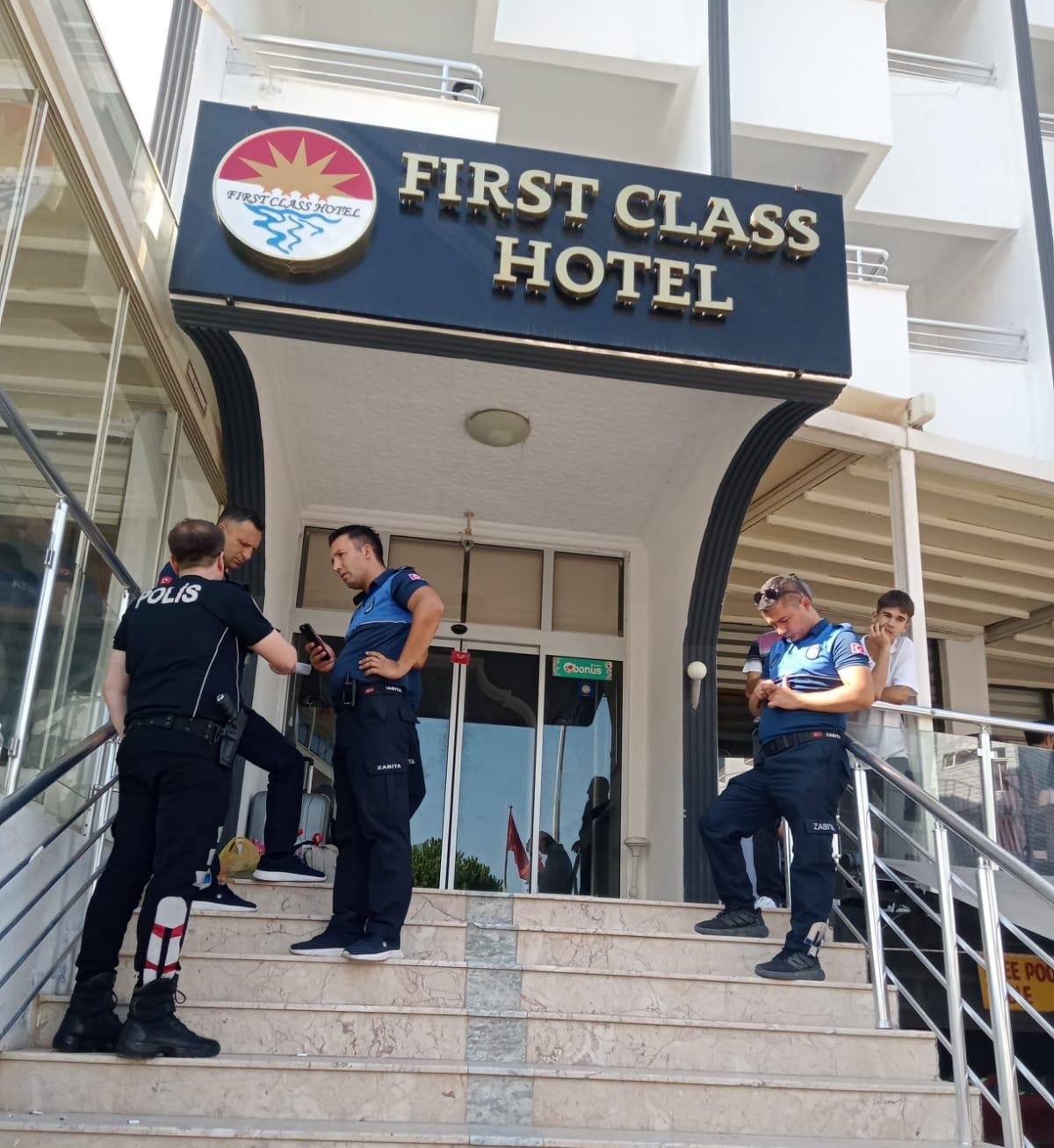 Didim belediyesi ruhsatsız otele geçit vermedi