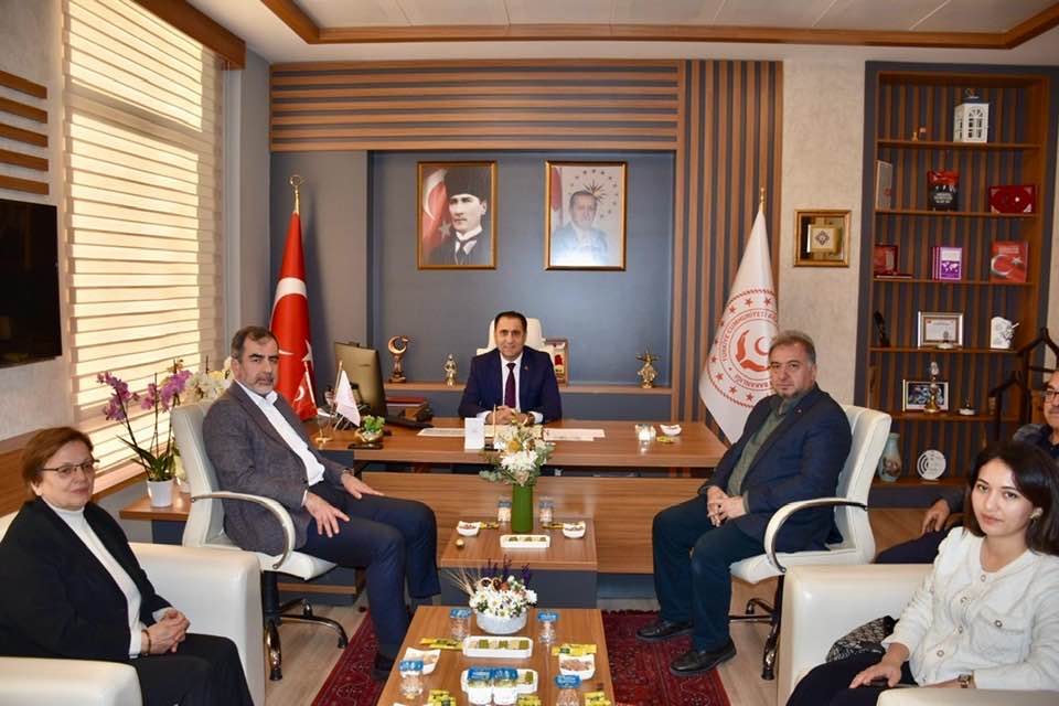 Başkan Erdem’den Türkoğlu’na hayırlı olsun ziyareti