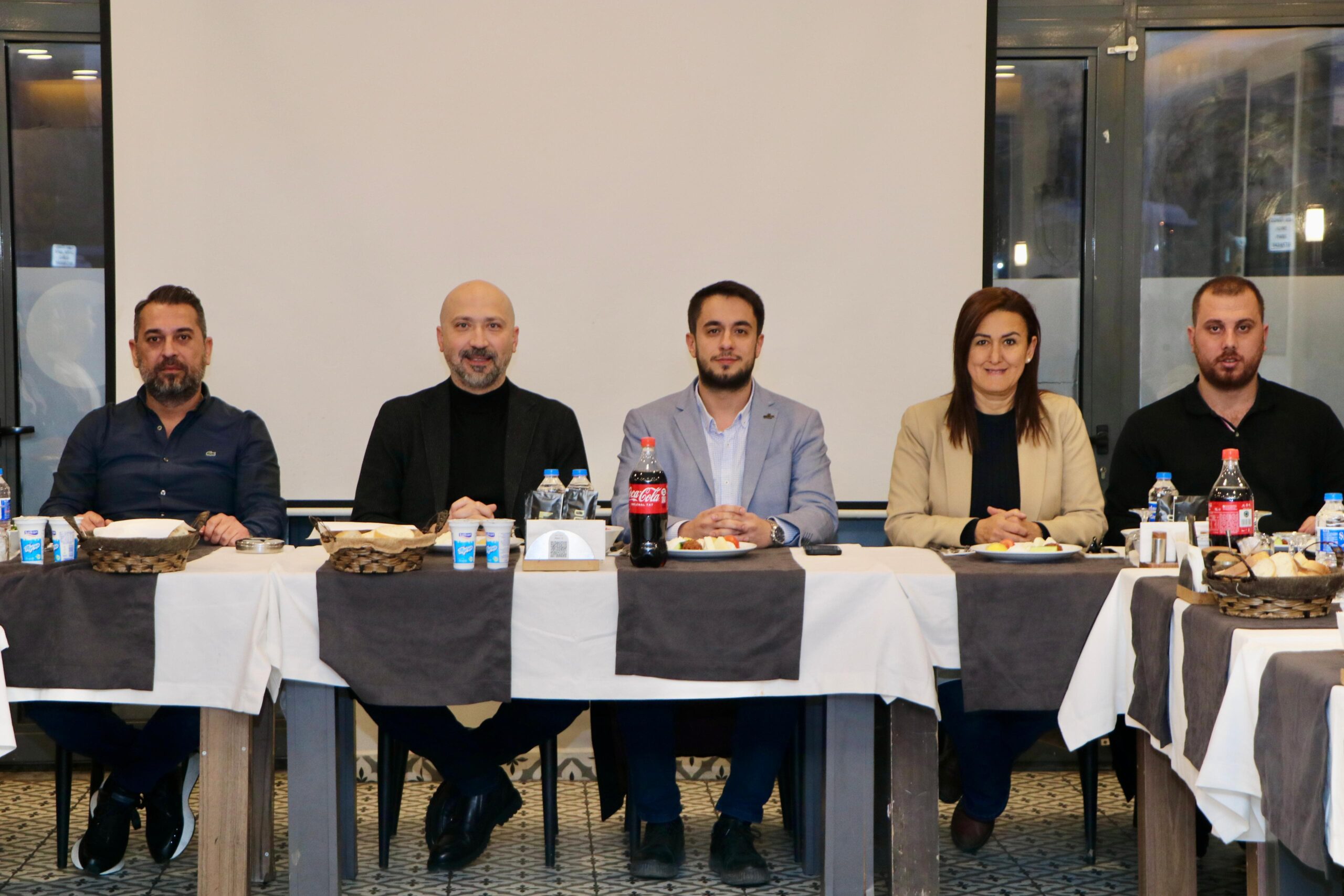 Başkan Arıkan, Ak Partili gençlerle buluştu