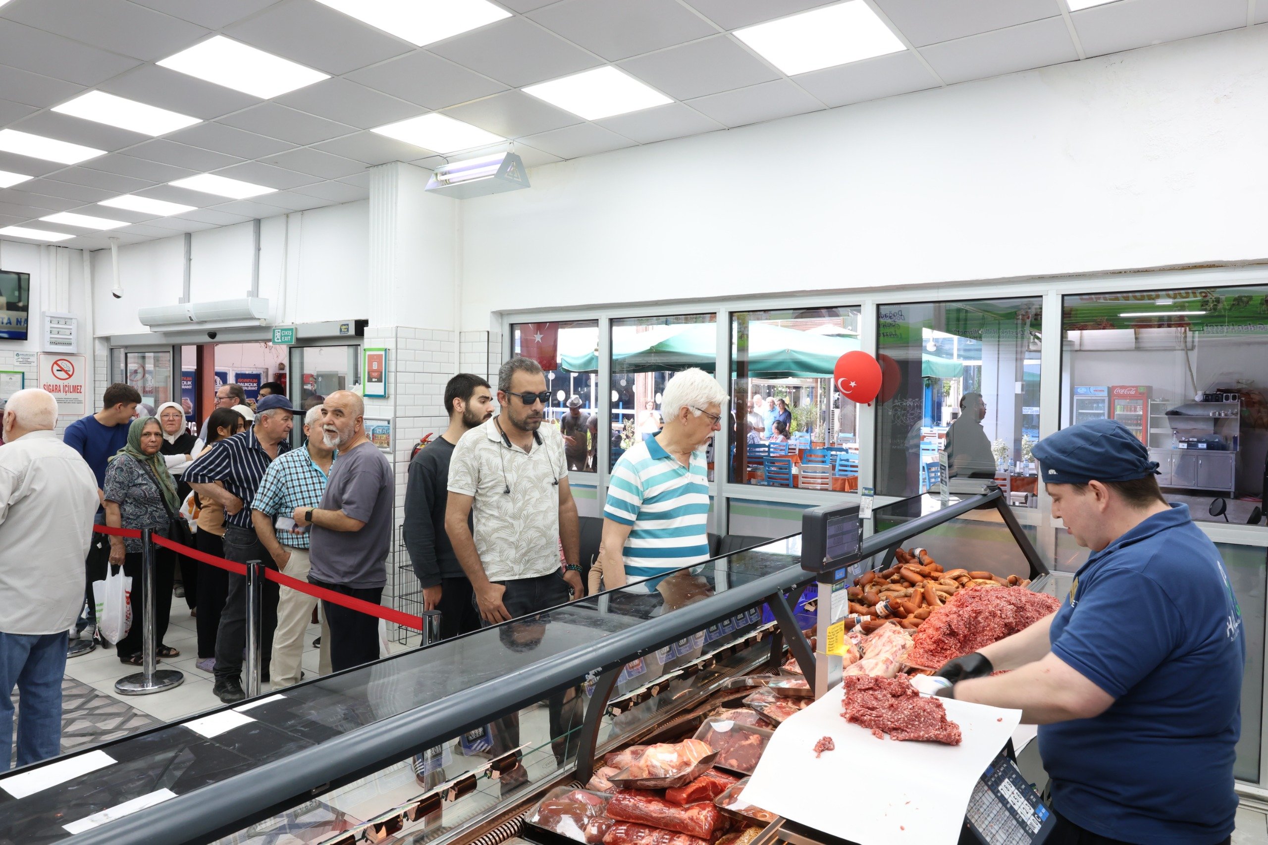 Başkan Çerçioğlu’ndan halk ege et şubelerinde indirim