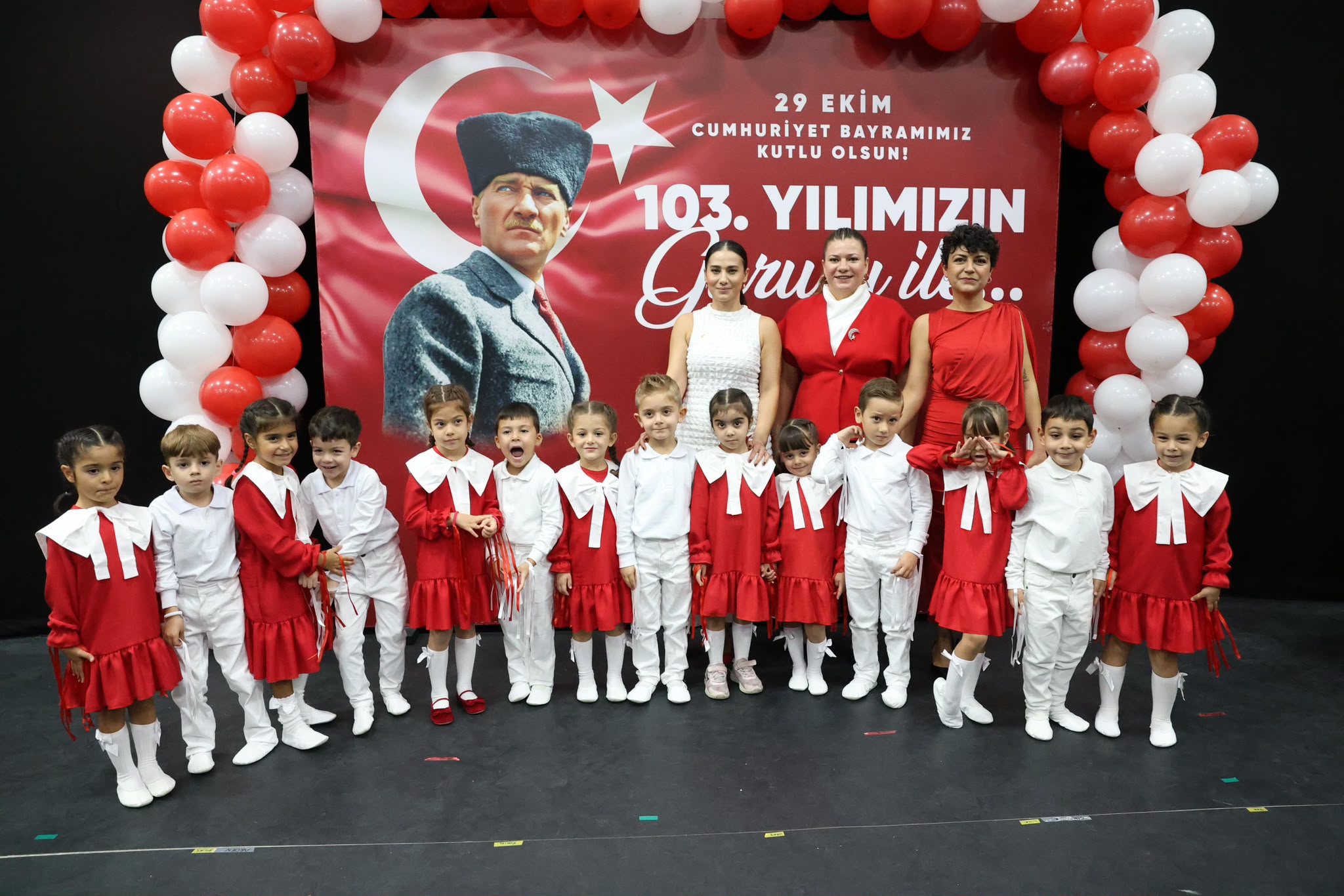 Didim Belediyesinden miniklerle cumhuriyet bayramı kutlaması