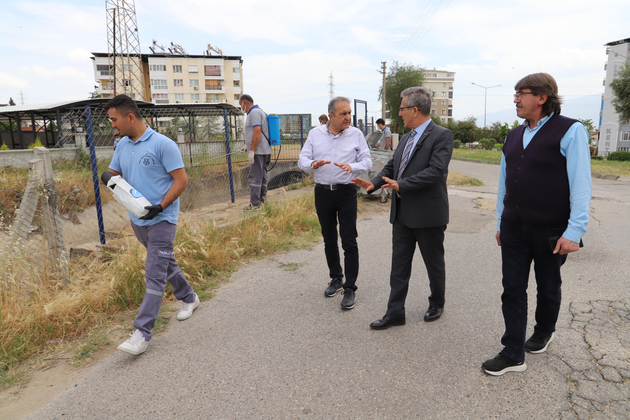 Nazilli Belediyesi hizmet için mesai tanımıyor