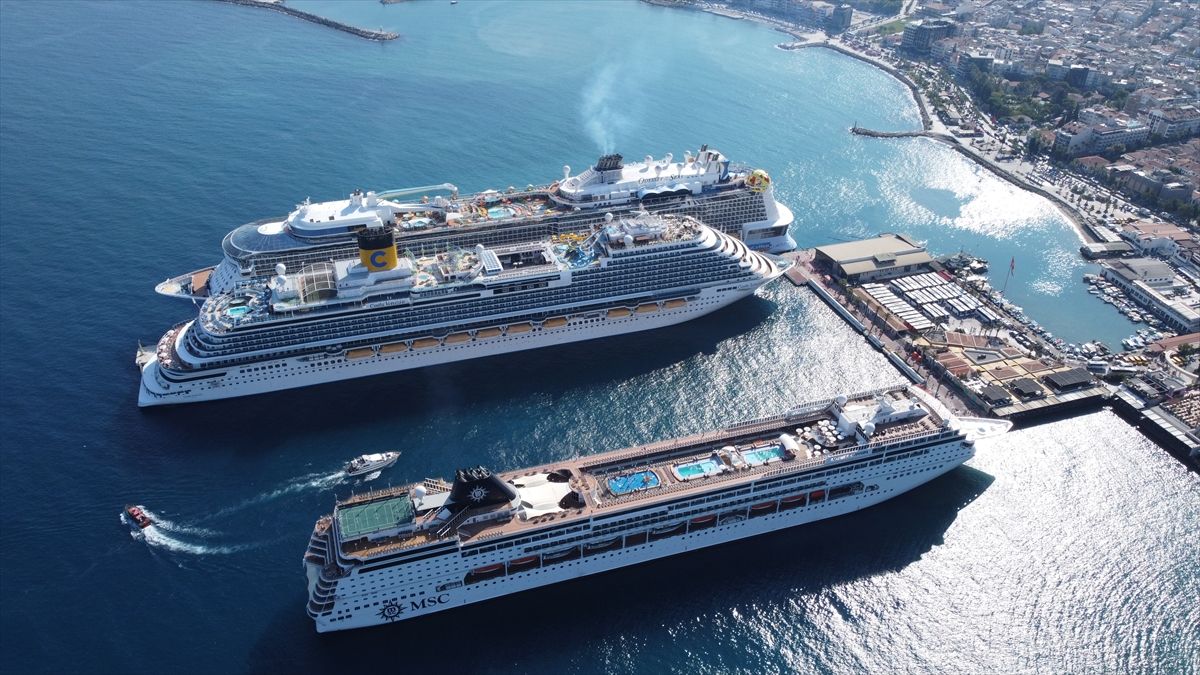 Kuşadası, 35 bin yabancı turist ağırladı