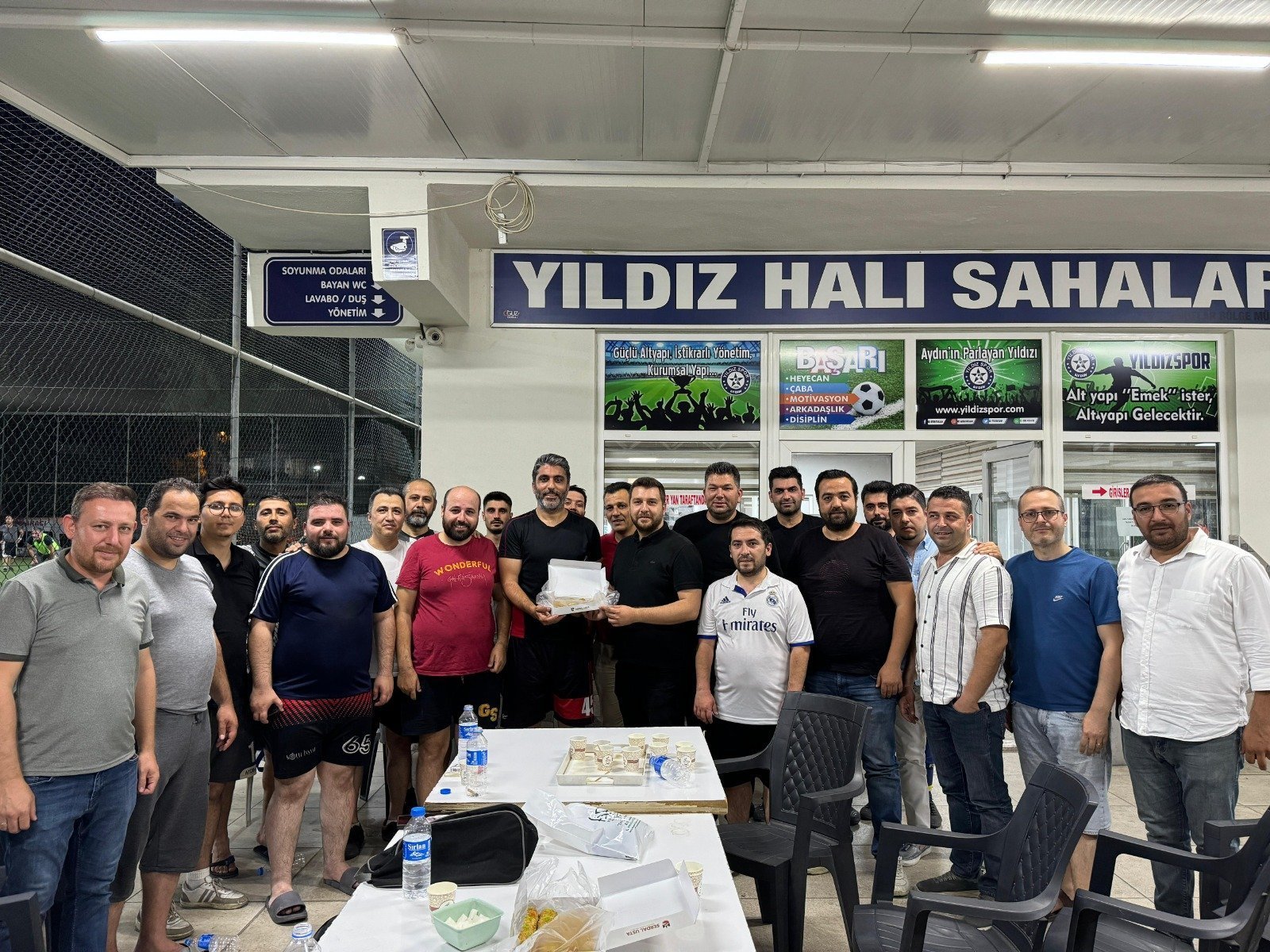 AY-SİAD’tan gazetecilere baklava sürprizi