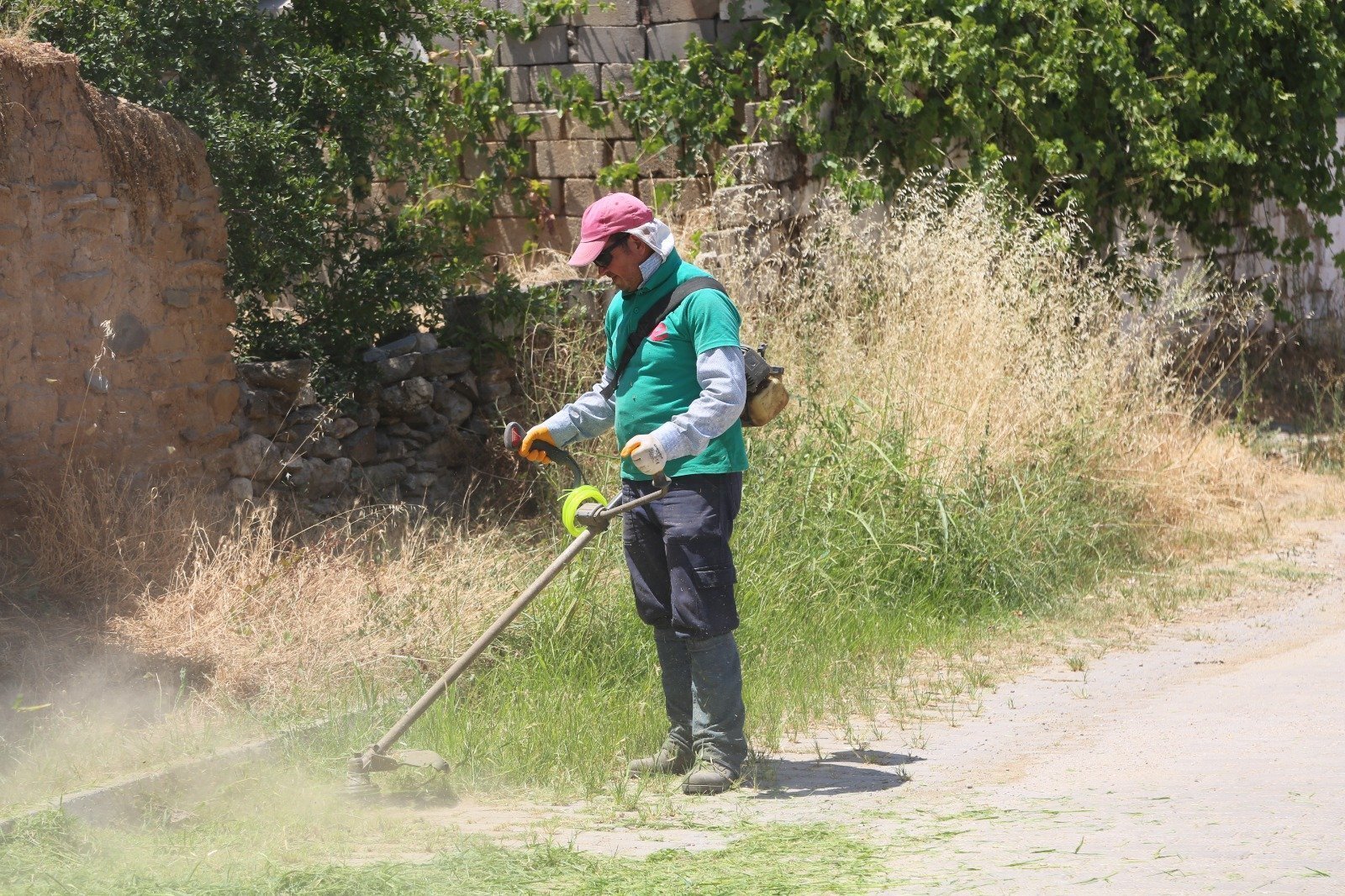 Efeler çevre temizliğinde hız kesmiyor