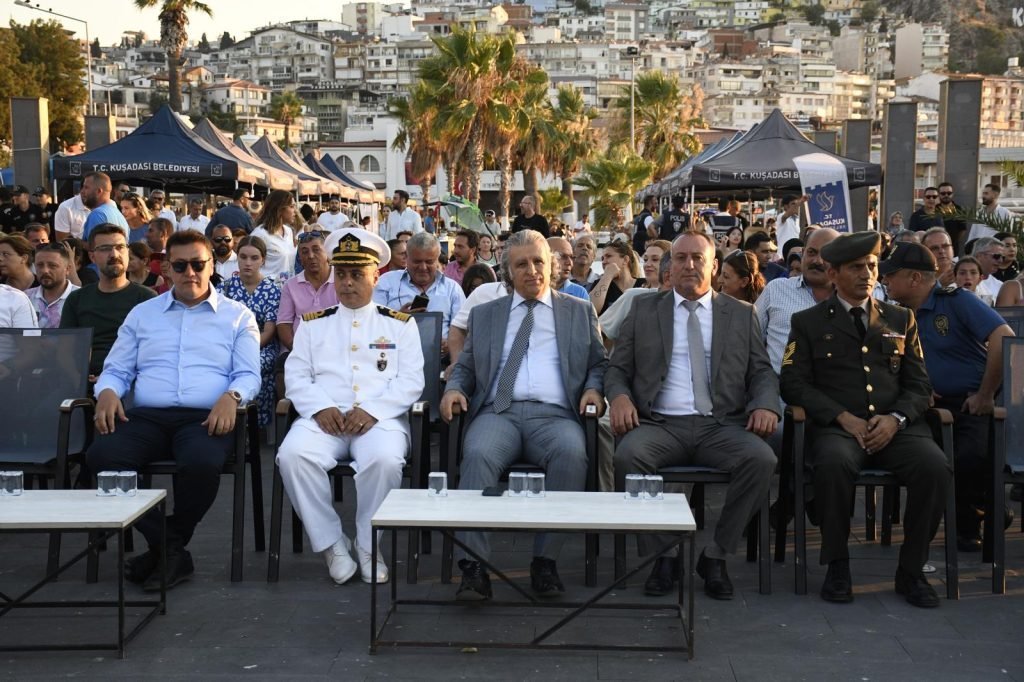 15 Temmuz şehitleri Kuşadası’nda anıldı