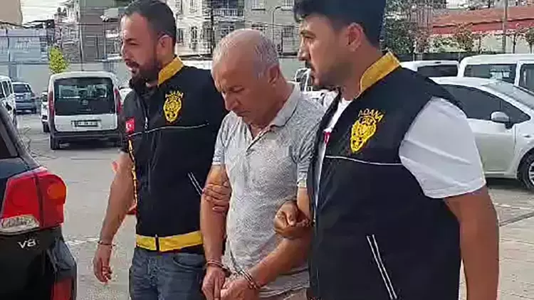 10 yıllık eşini çocuklarının gözü önünde acımasızca öldürmüştü