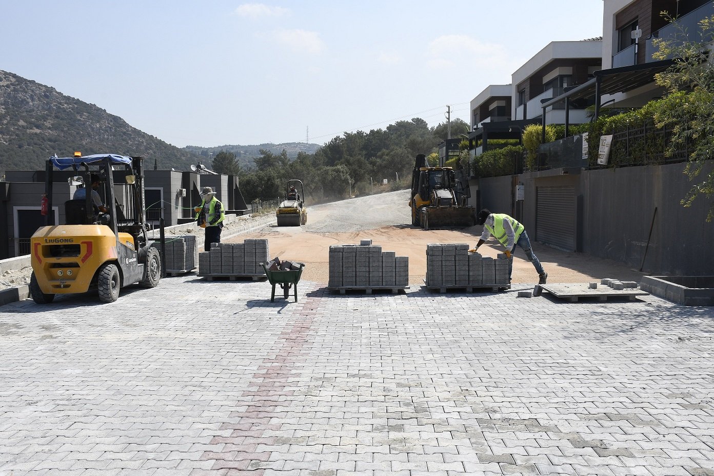 Kuşadası’nda tüm yollar konfora çıkıyor