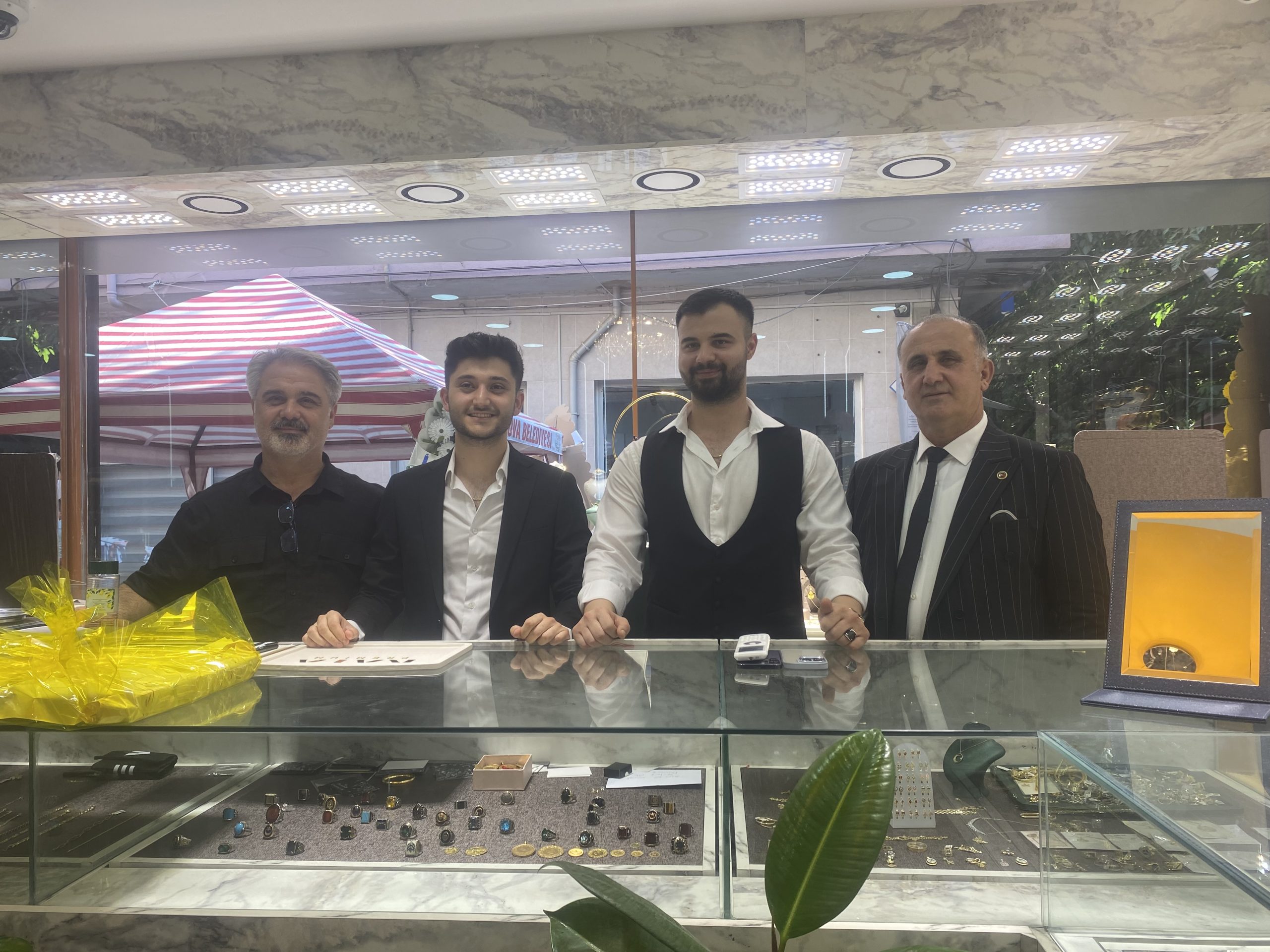 Kaya Premium Gold Store İncirliova’da yeni yerinde görkemli açılışla hizmete girdi