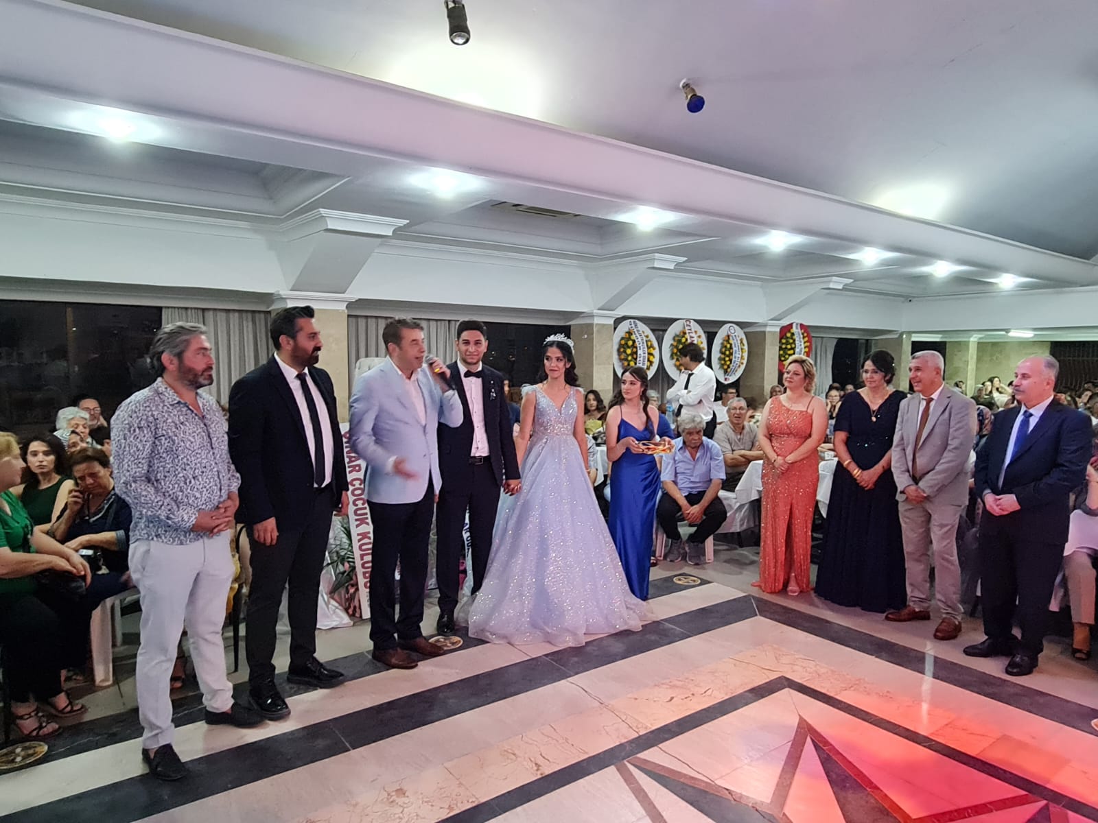 Nişan yüzüklerini başkan Künkcü taktı