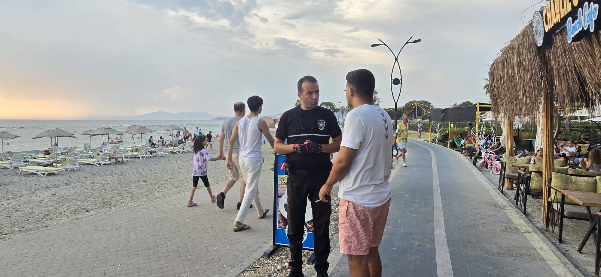 Zabıta Müdürlüğü ekipleri plajdaki fırsatçılara göz açtırmıyor  
