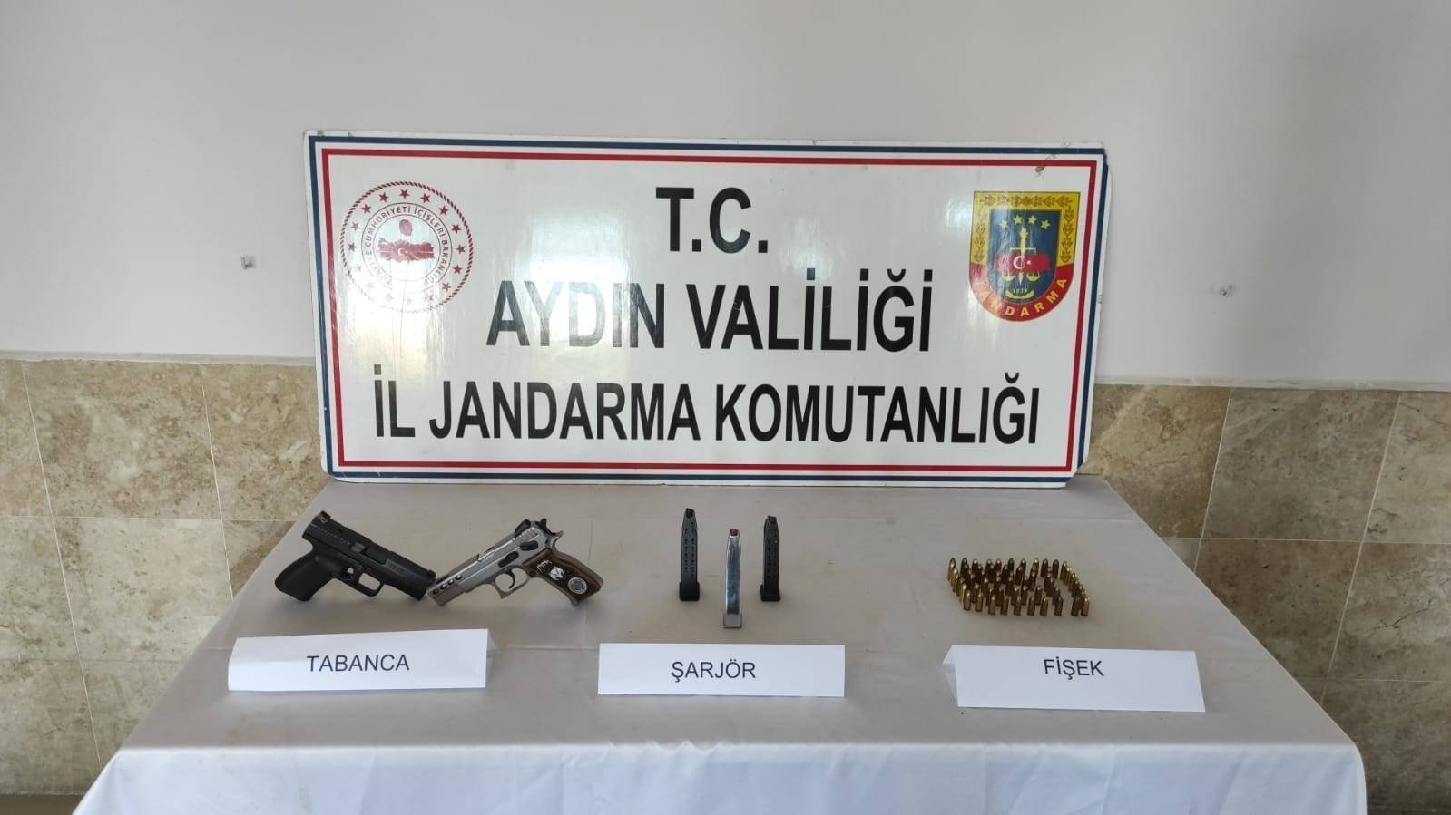 Aydın’da ruhsatsız tabanca ele geçirildi