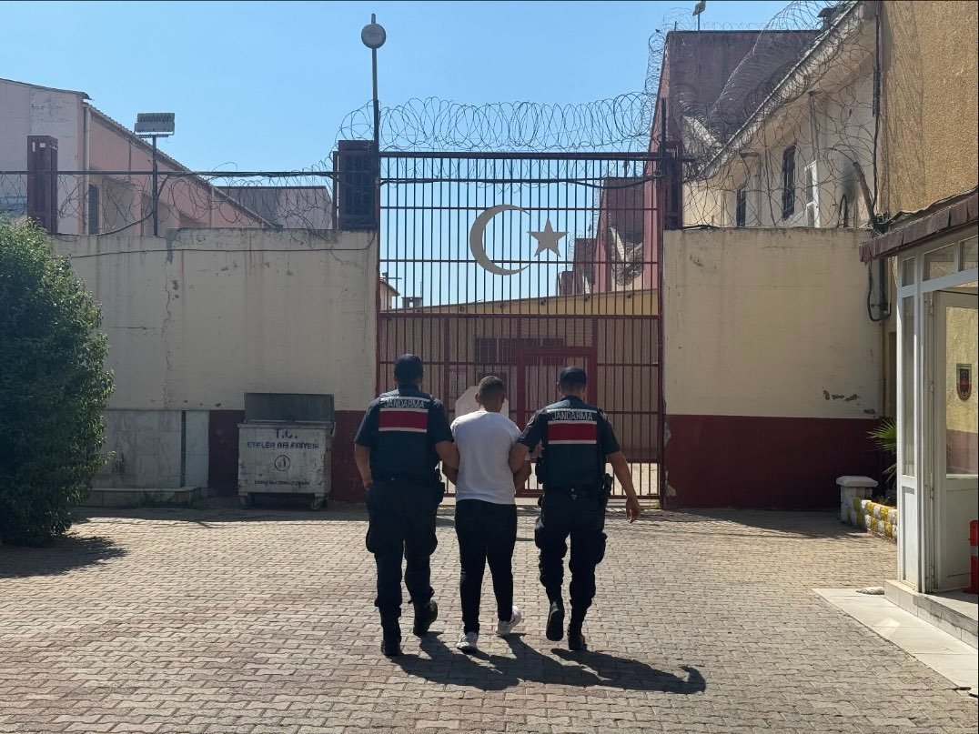 Akaryakıt istasyonunda silahlı tehdit şüphelisi tutuklandı