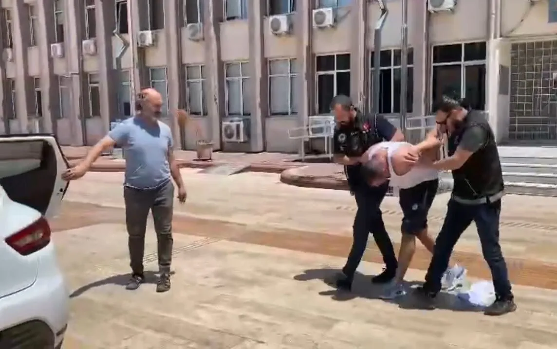 Zehir taciri suçüstü yakalandı