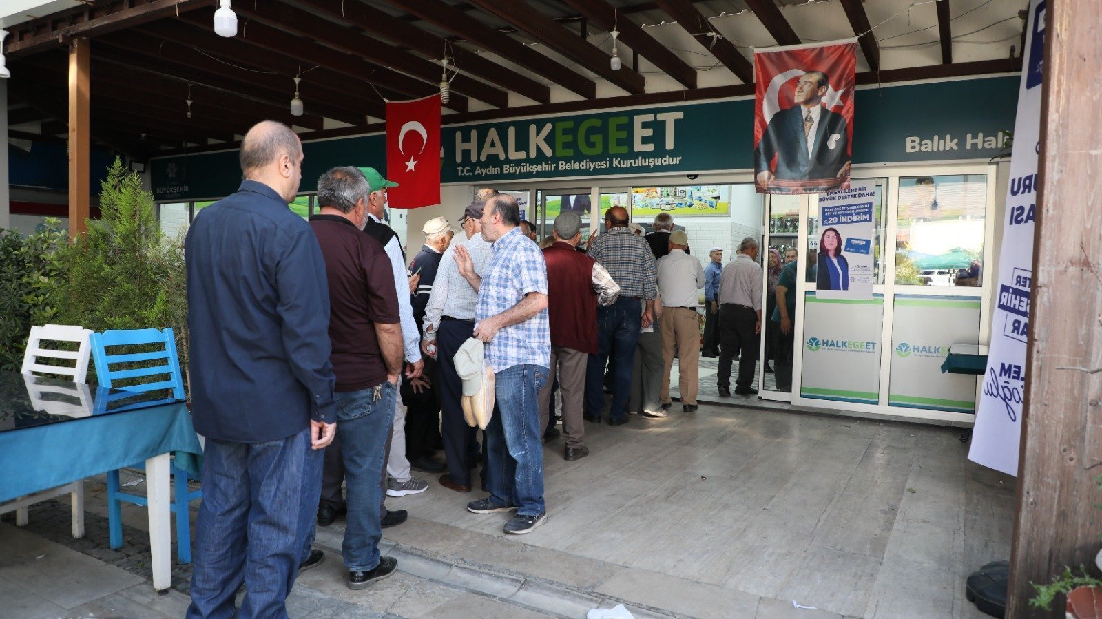 Çerçioğlu emeklinin derdine derman oluyor Aydın’da emeklinin yüzünü “Emekli Kart” güldürüyor