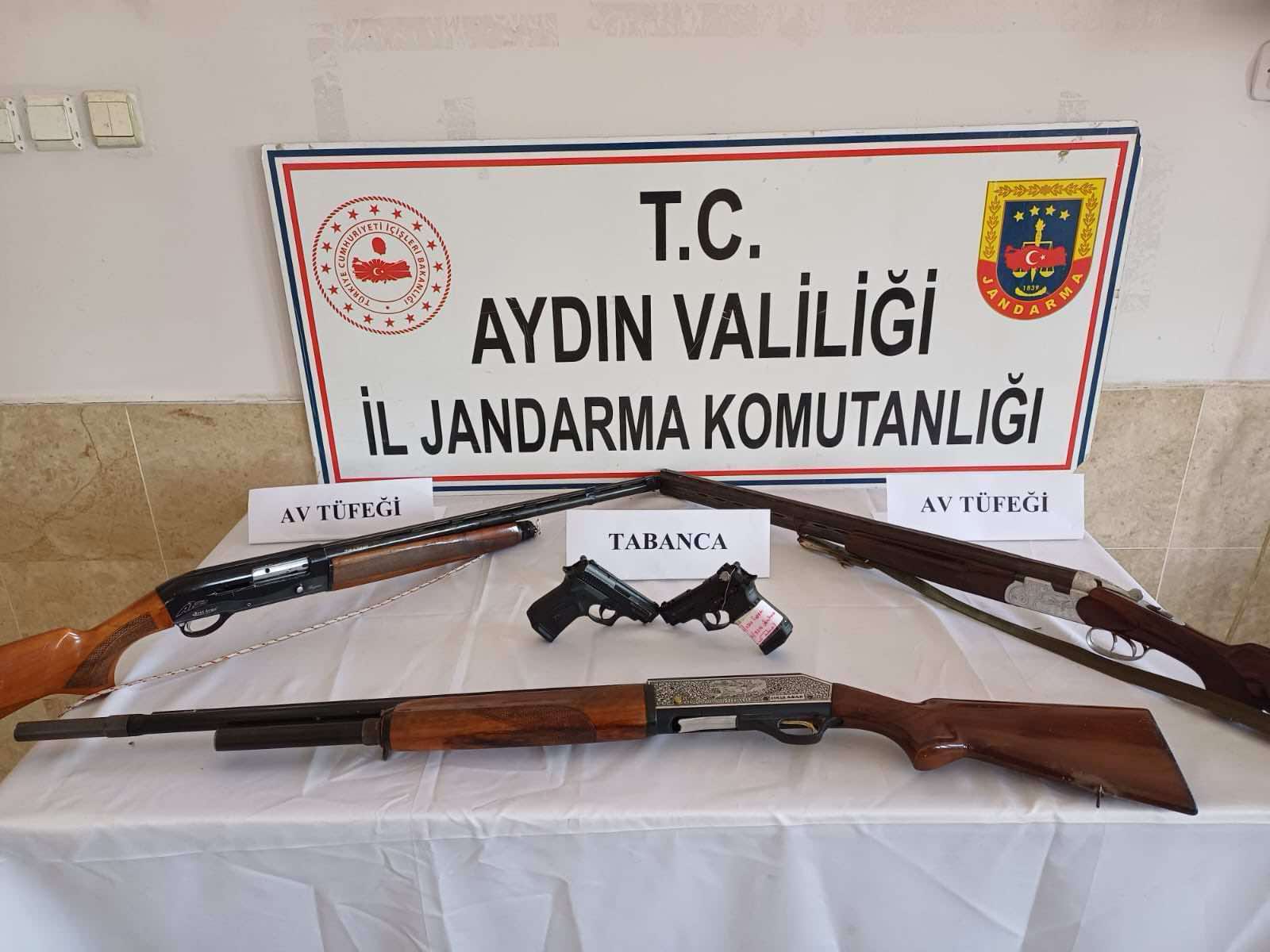 Aydın’da kaçak silah operasyonu
