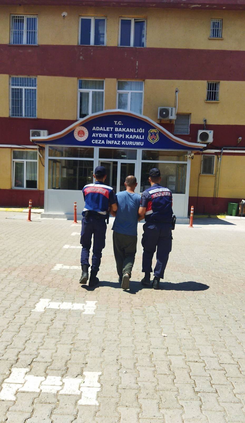 Cinayetten aranan zanlı kaçamadı