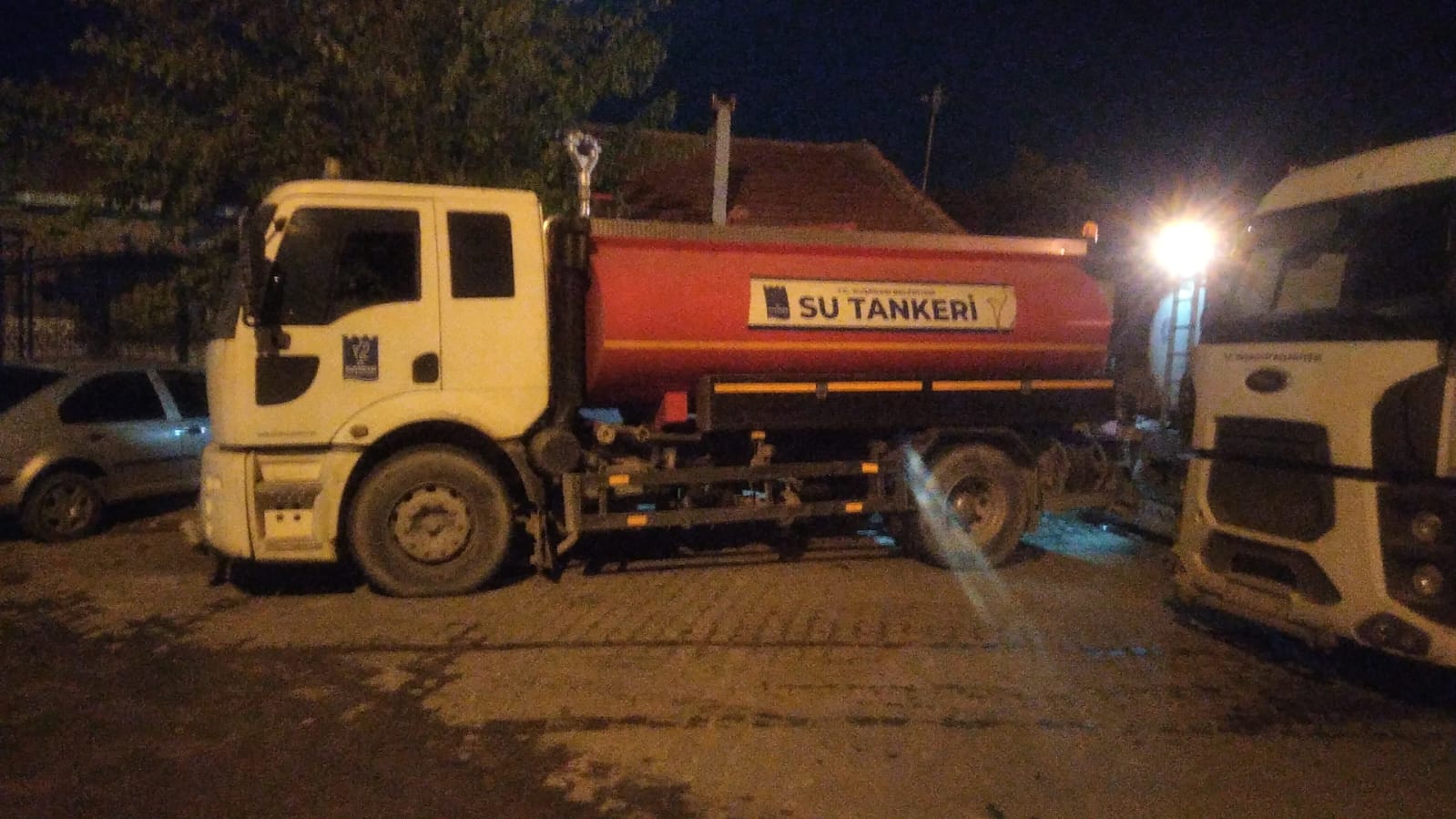 Kuşadası Belediyesi’nden İzmir’deki orman yangının söndürme çalışmalarına destek