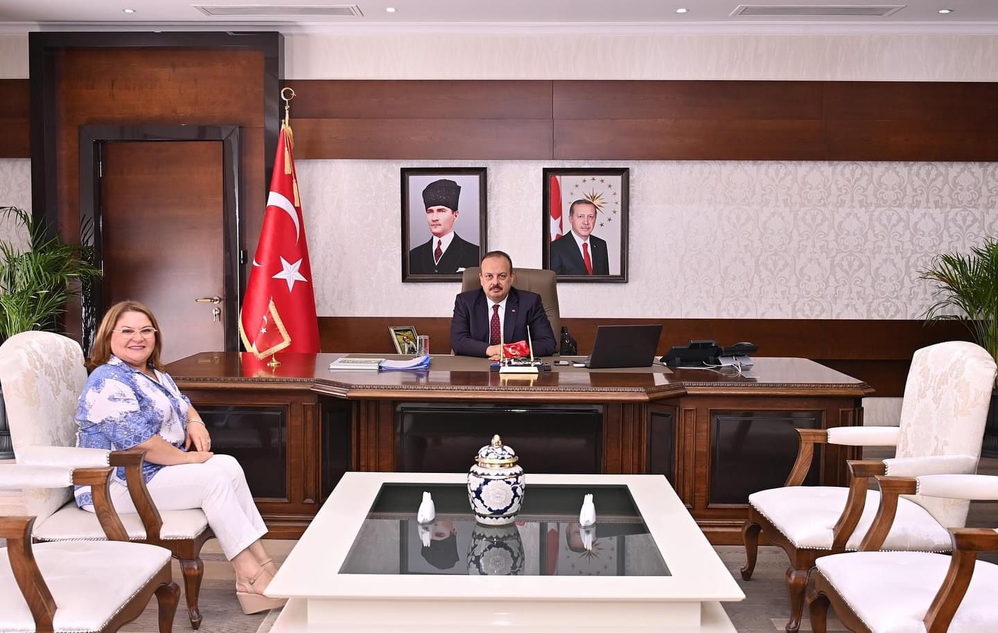 Başkan Çençay’dan Vali Canpolat’a ziyaret