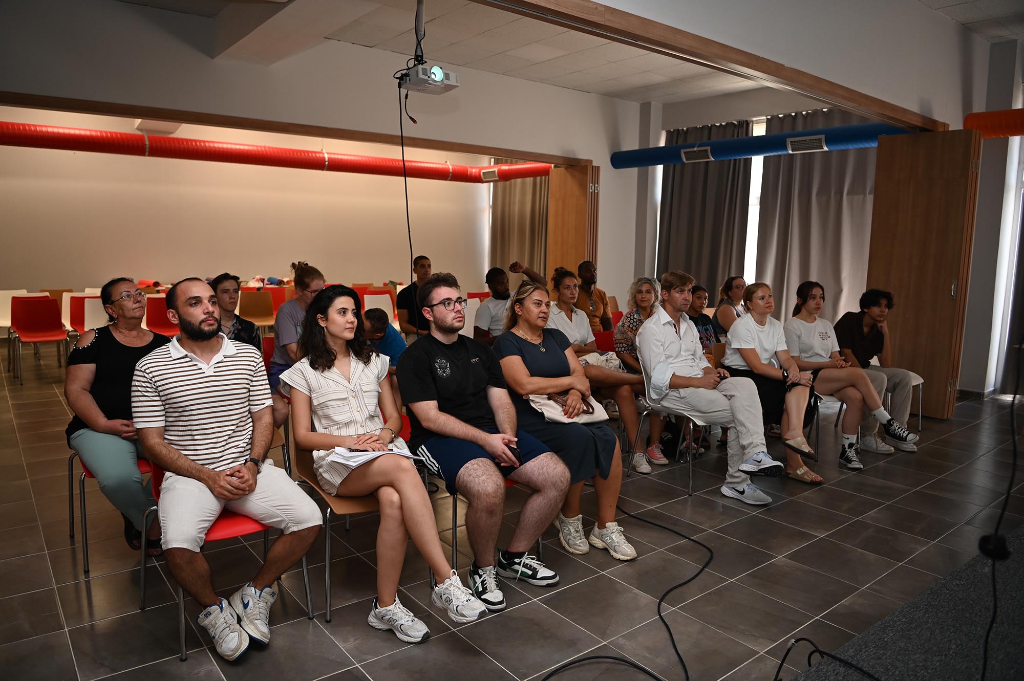 İstasyon Kuşadası’nda akıllı şehir uygulamaları eğitimi başladı