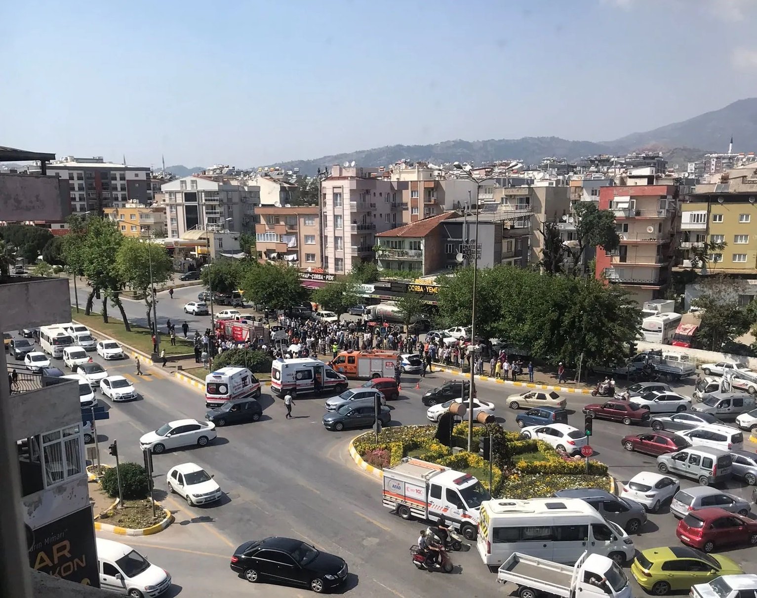 Işıklı kavşağı ölüme davetiye çıkartıyor