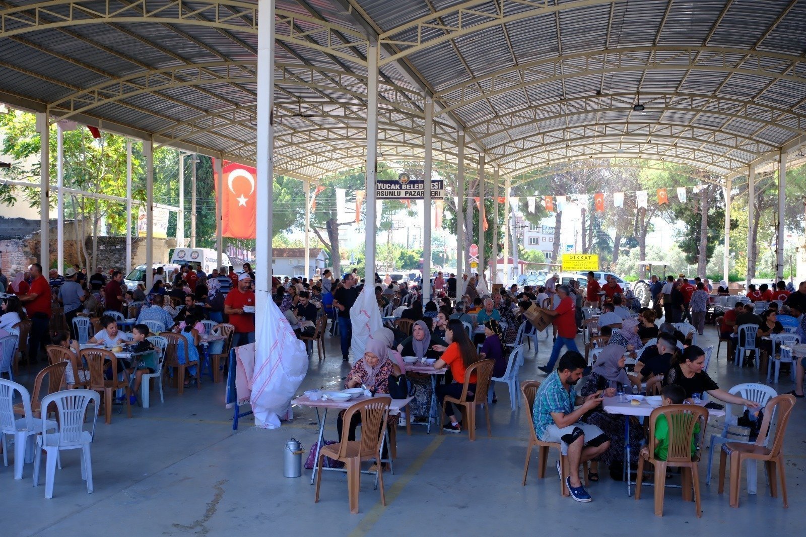 Horsunlu’da vatandaşlara keşkek dağıtıldı