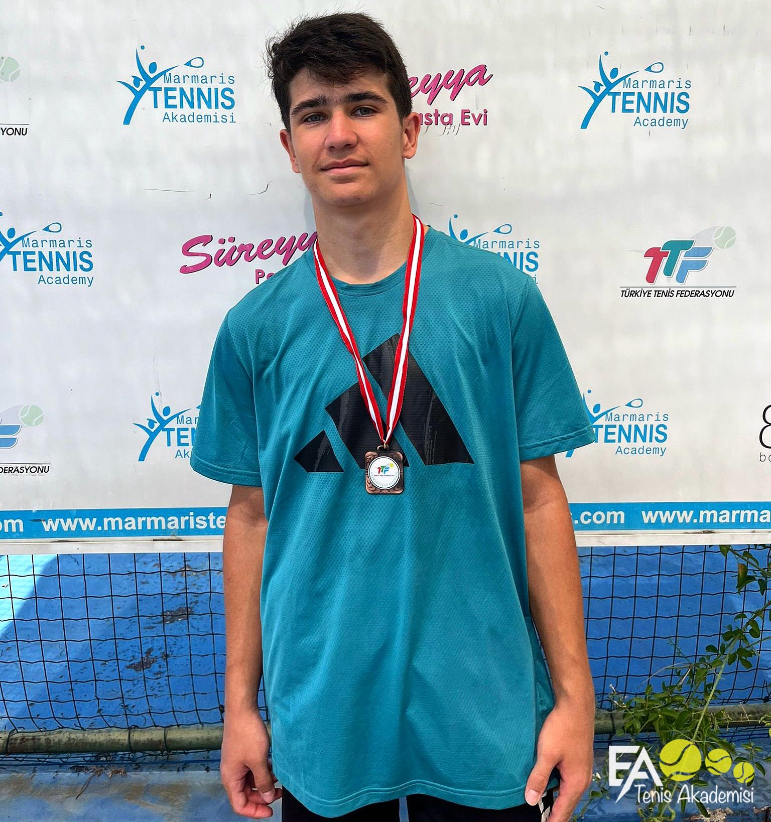 EA Tenis’li Enver Eren Marmaris’te 3.oldu