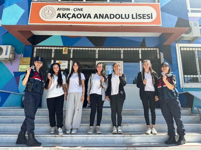 Jandarma Çine’de öğrencileri bilgilendirdi