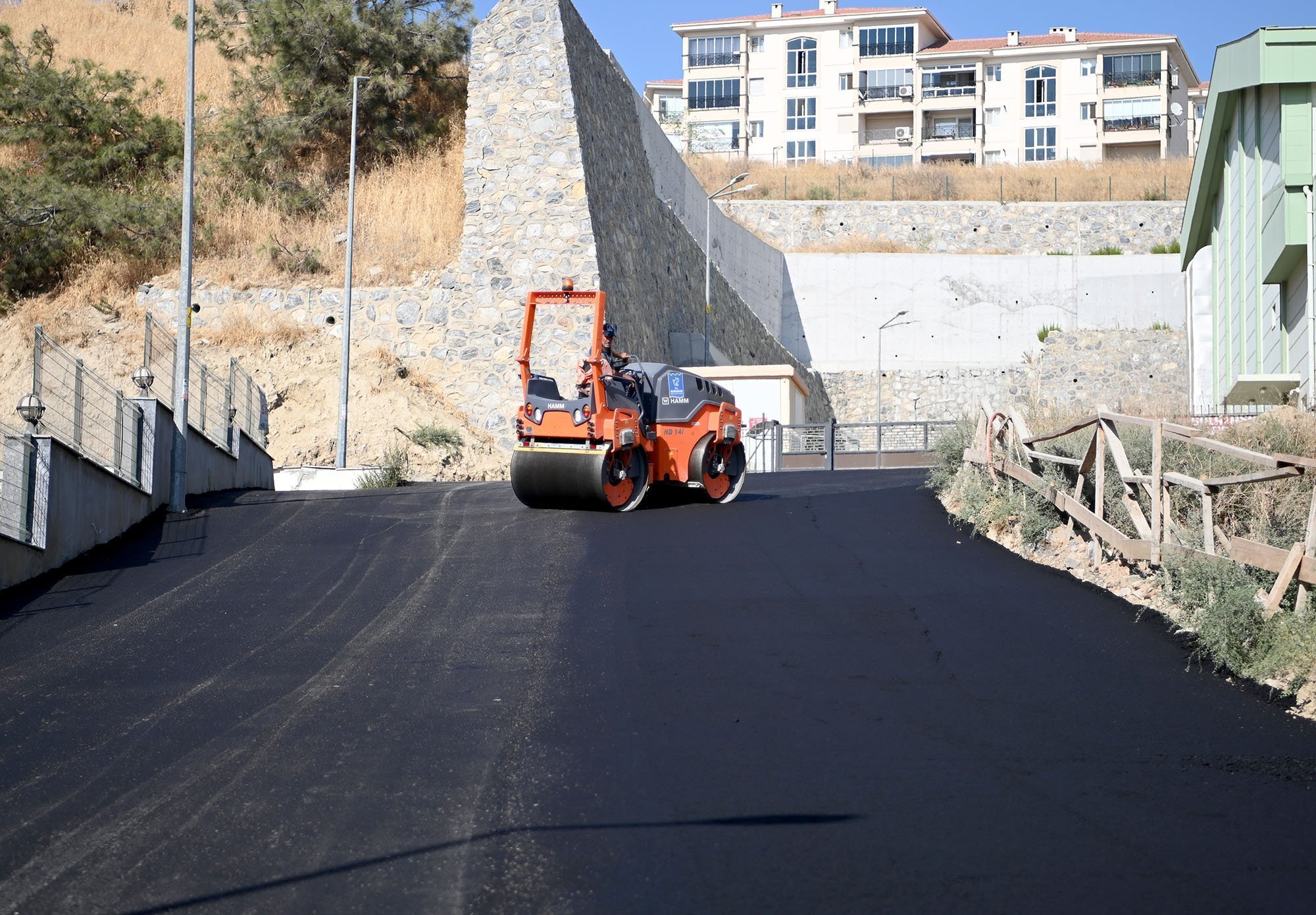 Kuşadası’nda hizmet seferberliği takdir  topluyor