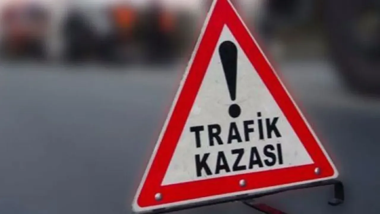 Otomobile çarpan motosiklet sürücüsü yaralandı