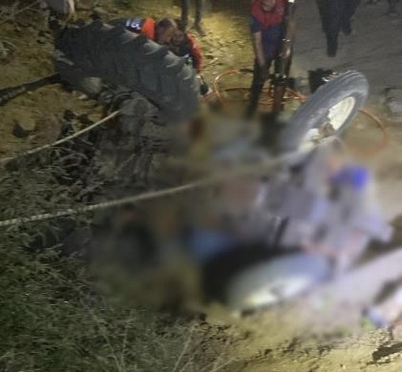 Traktörün altında kalan sürücü öldü