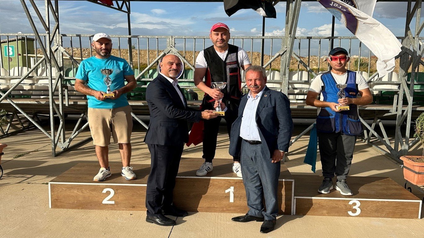 Çineli Sabri Özen Kurtuluş yarışmasında birinci oldu