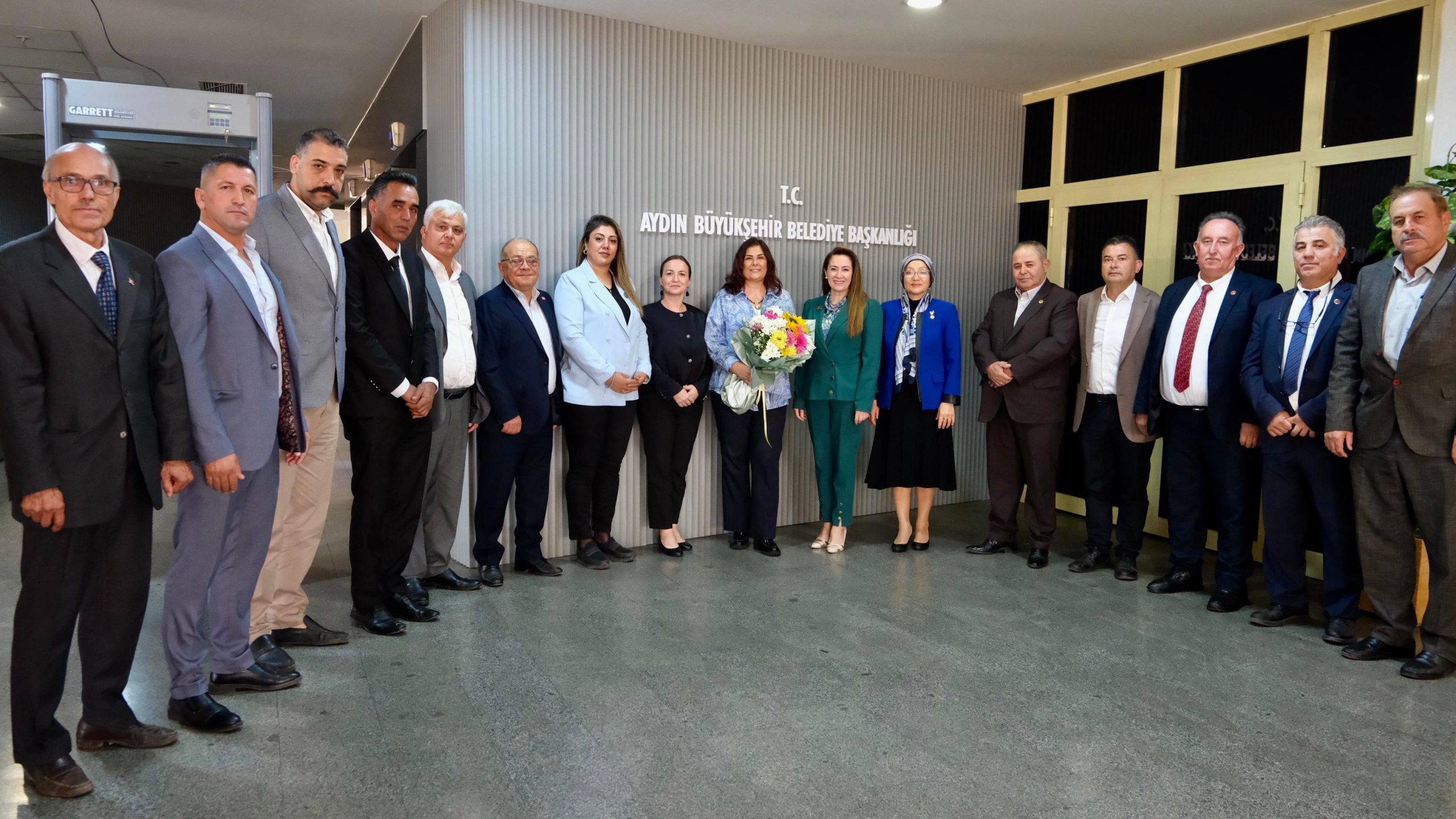 Başkan Çerçioğlu’na Efeler’in muhtarlarından ziyaret
