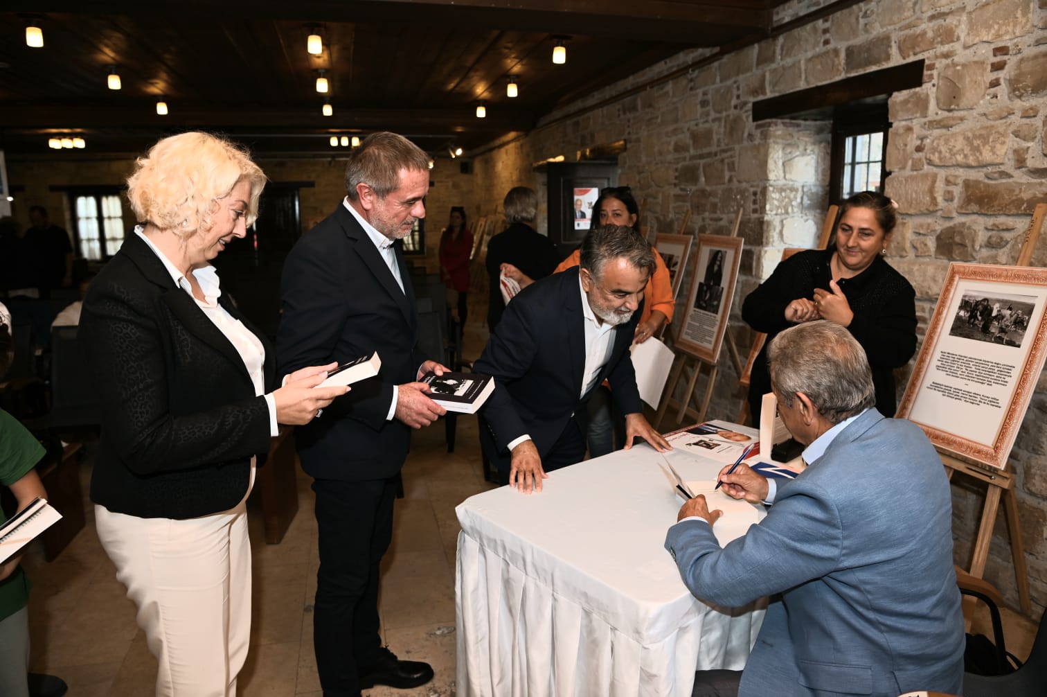 İbramaki sanat galerisi çok özel bir söyleşiye ev sahipliği yaptı