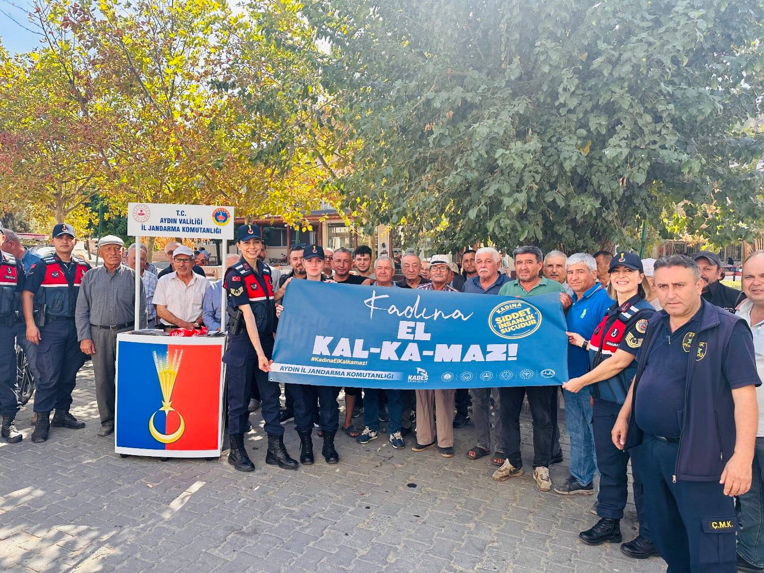 Jandarma Zeytin ve Kültür Festivali’nde KADES’i tanıttı