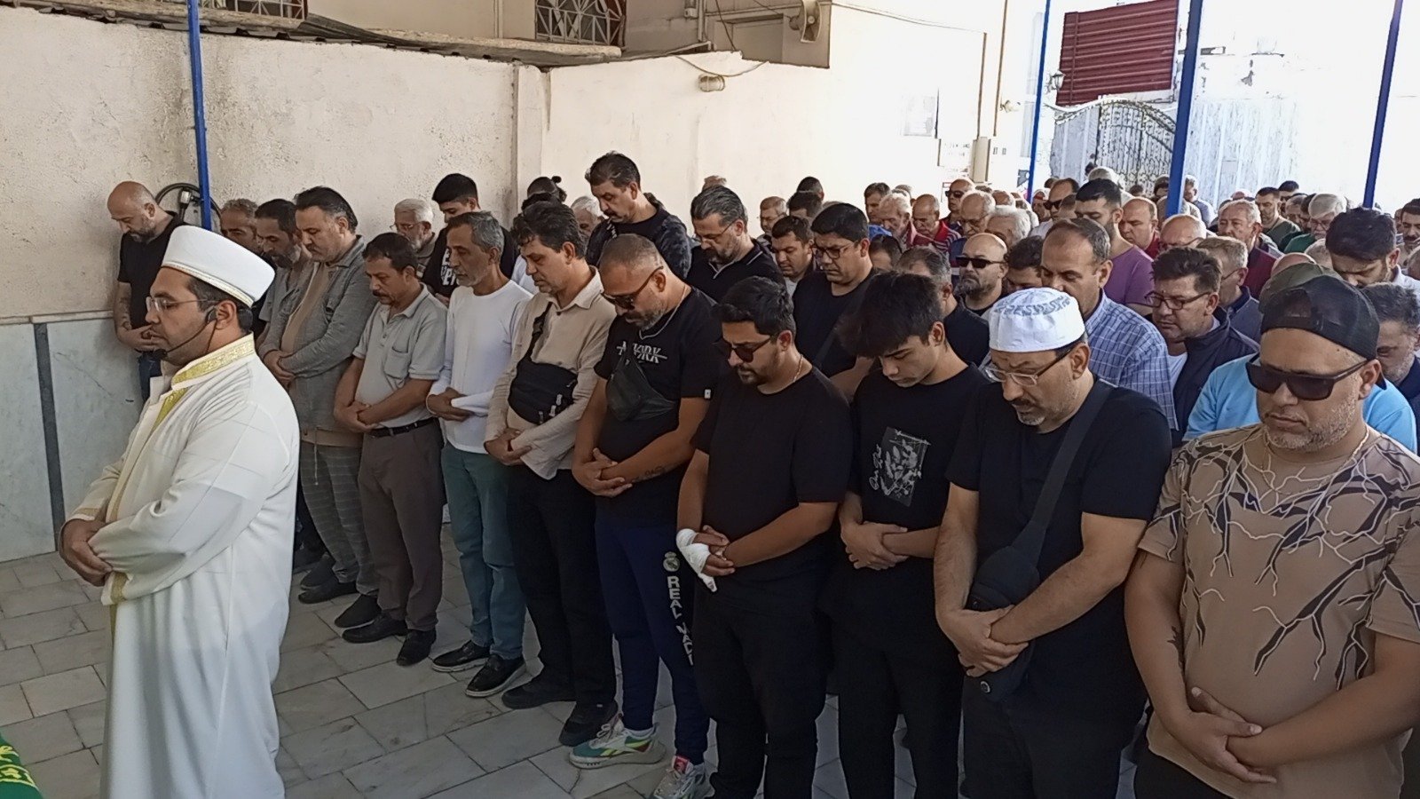 Nazilli’nin sevilen sanatçısı son yolculuğuna uğrlandı