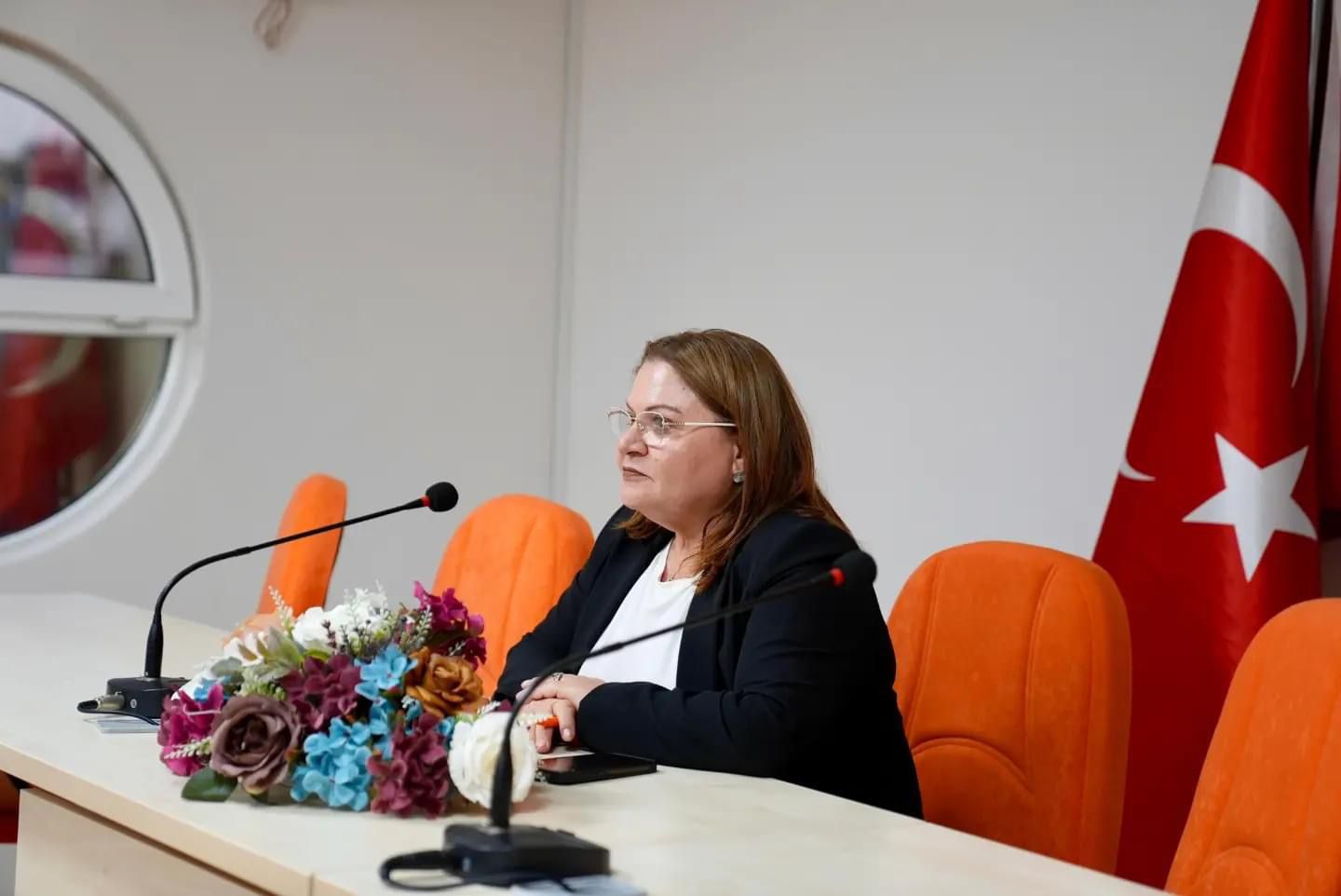 Gençay, “Kadınlarımızın ve çocuklarımızın her zaman yanında olacağız” 