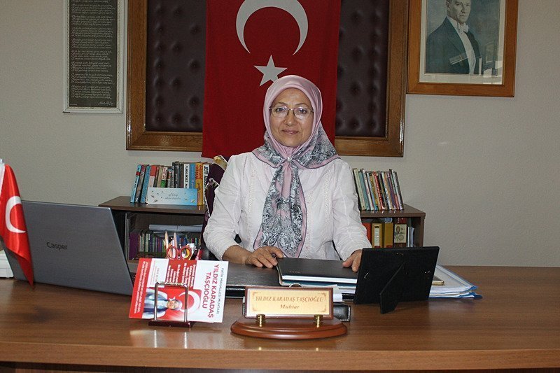 Muhtarı adına sahte hesap açarak mahalleyi dolandırdılar