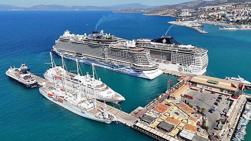 Amerikalı turistler Kuşadası’nda