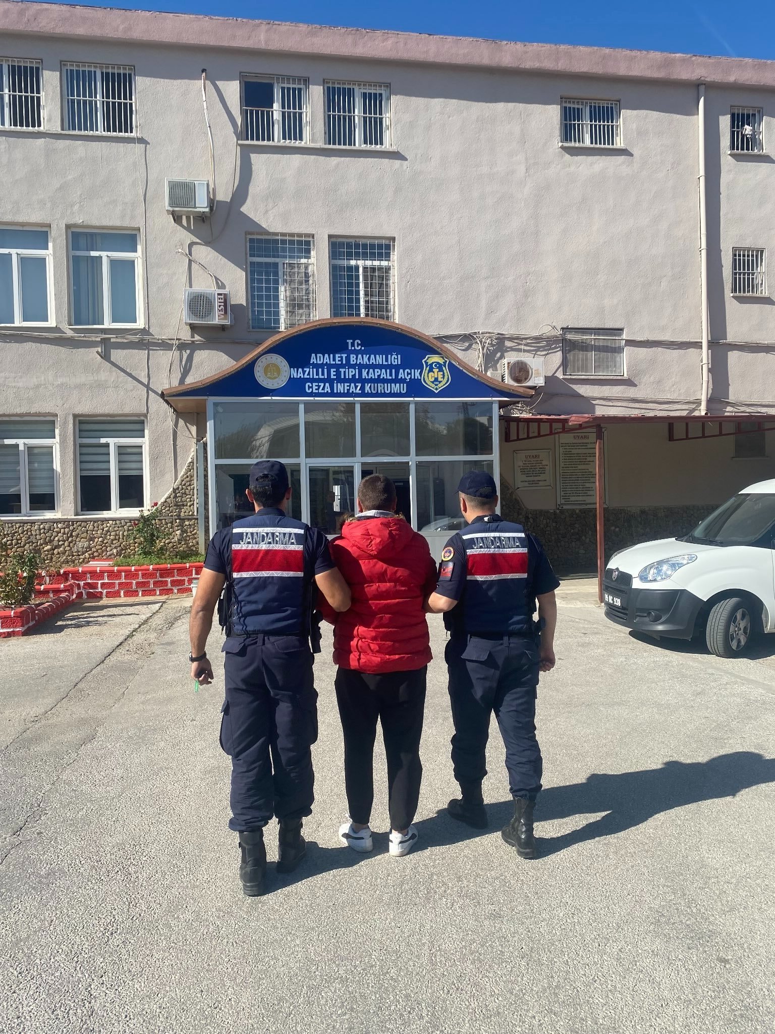  Uyuşturucu suçundan aranan şahıs tutuklandı