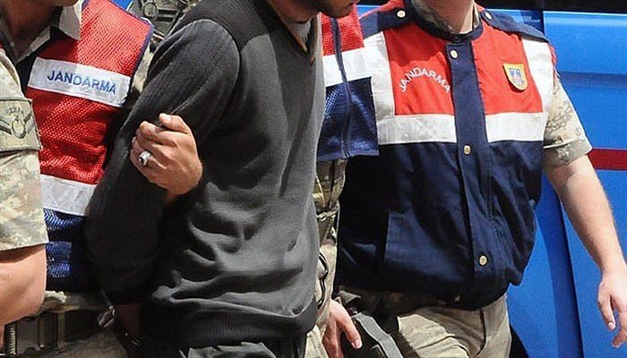 Terör örgütü suçlarından aranan şahıslar yakalandı