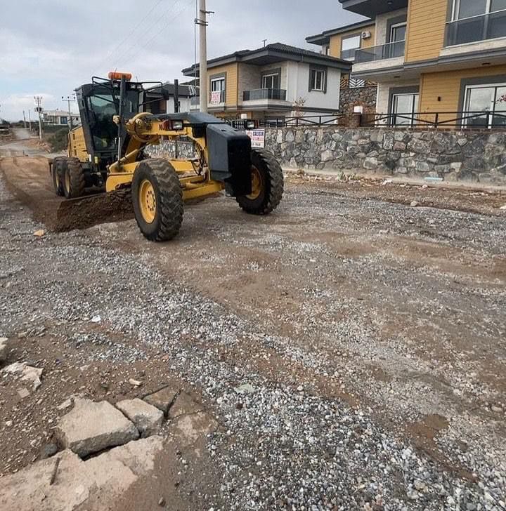 Didim’de sağanak yağıştan sonra zarar gören yollar onarıldı