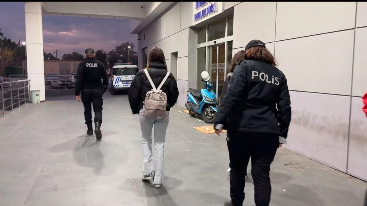 Köpekler, genç kıza saldırdı
