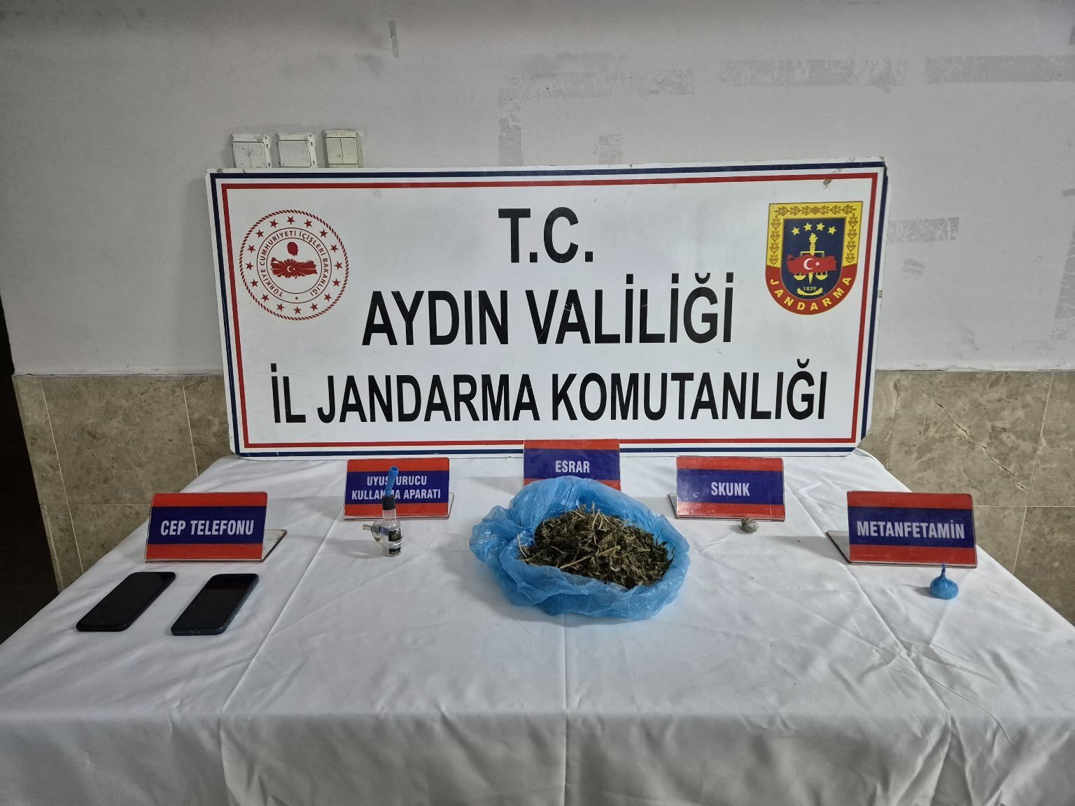 Nazilli’de şüpheli araçta uyuşturucu ele geçirildi
