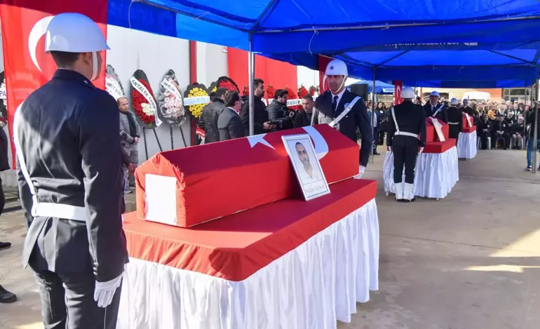 Helikopter kazasında hayatını kaybedenler için tören… Gözyaşları sel oldu