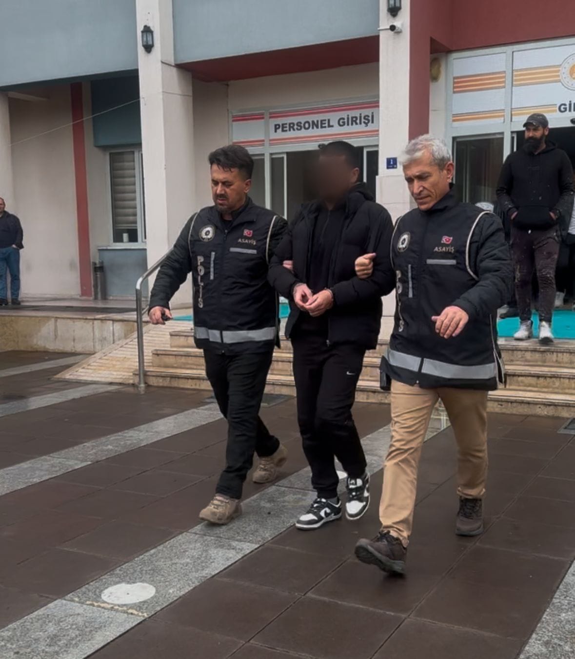 Cinayet zanlısı polisten kaçamadı